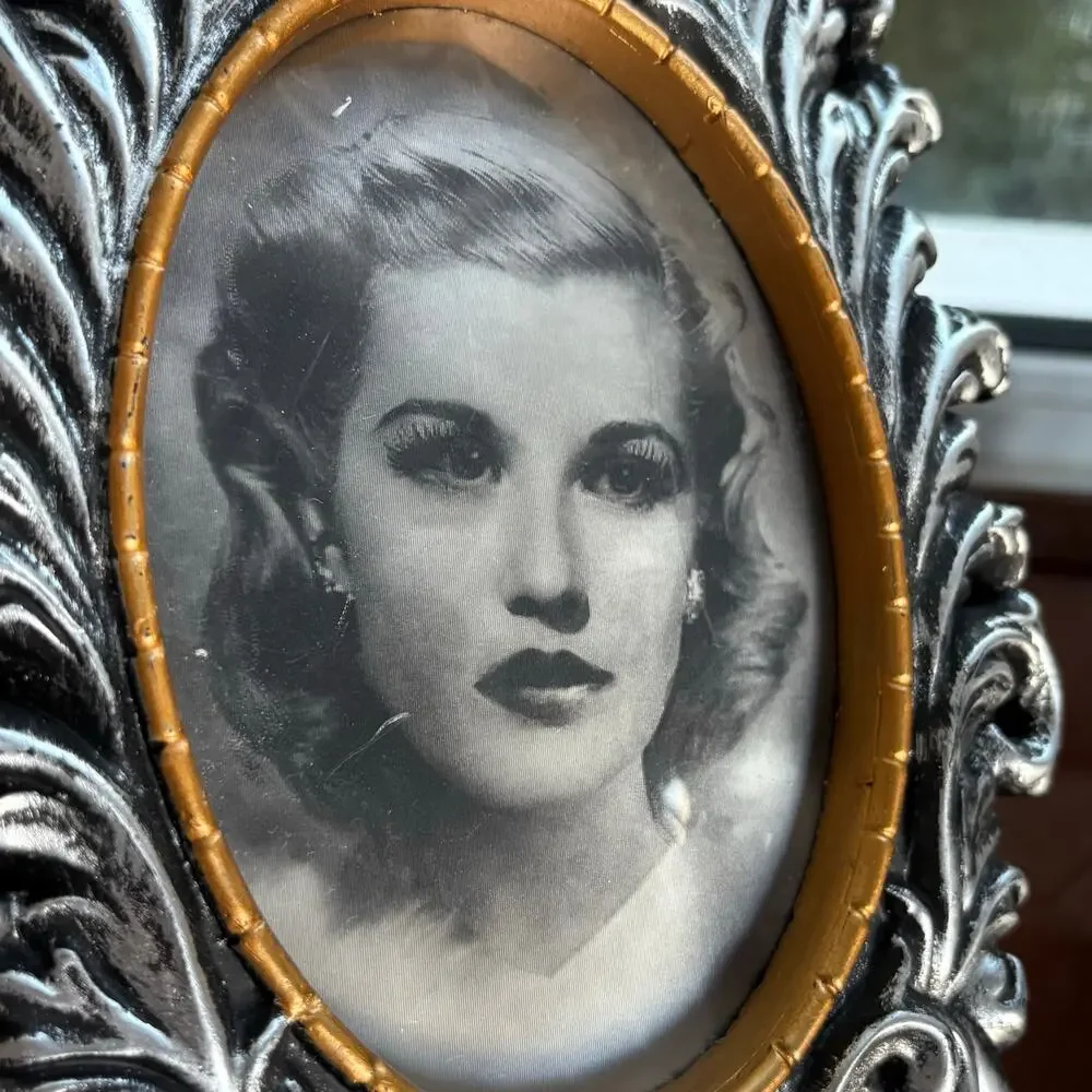 Vintage Lenticular Haunted Portrait Frame Gothic Flip Image Tabletop Decor
